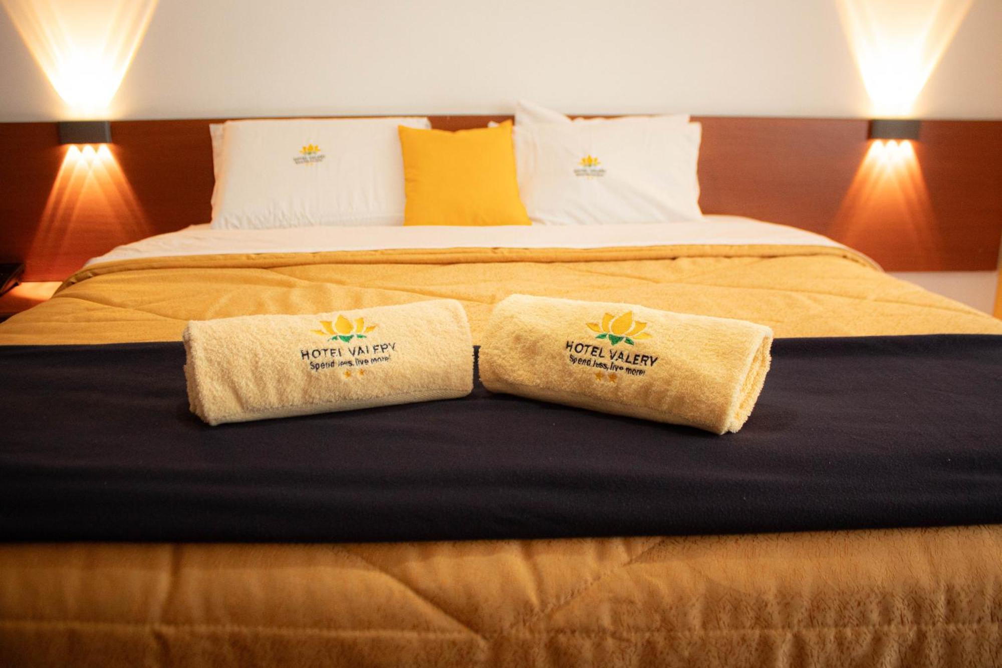 Hotel Valery 2 Estrellas ワラス エクステリア 写真