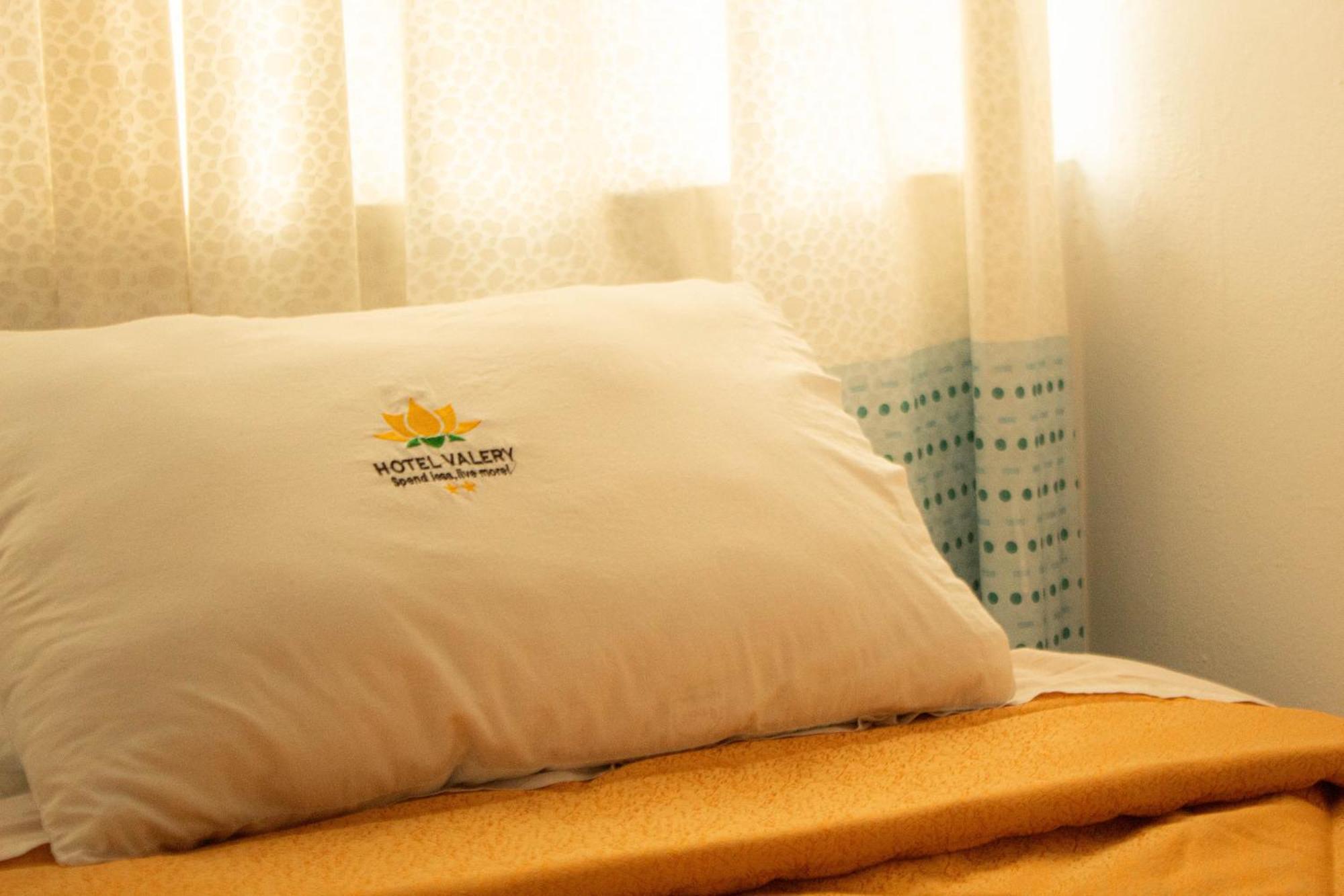 Hotel Valery 2 Estrellas ワラス エクステリア 写真