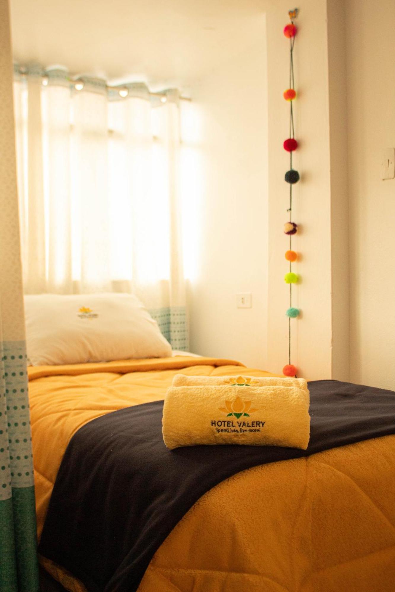Hotel Valery 2 Estrellas ワラス エクステリア 写真
