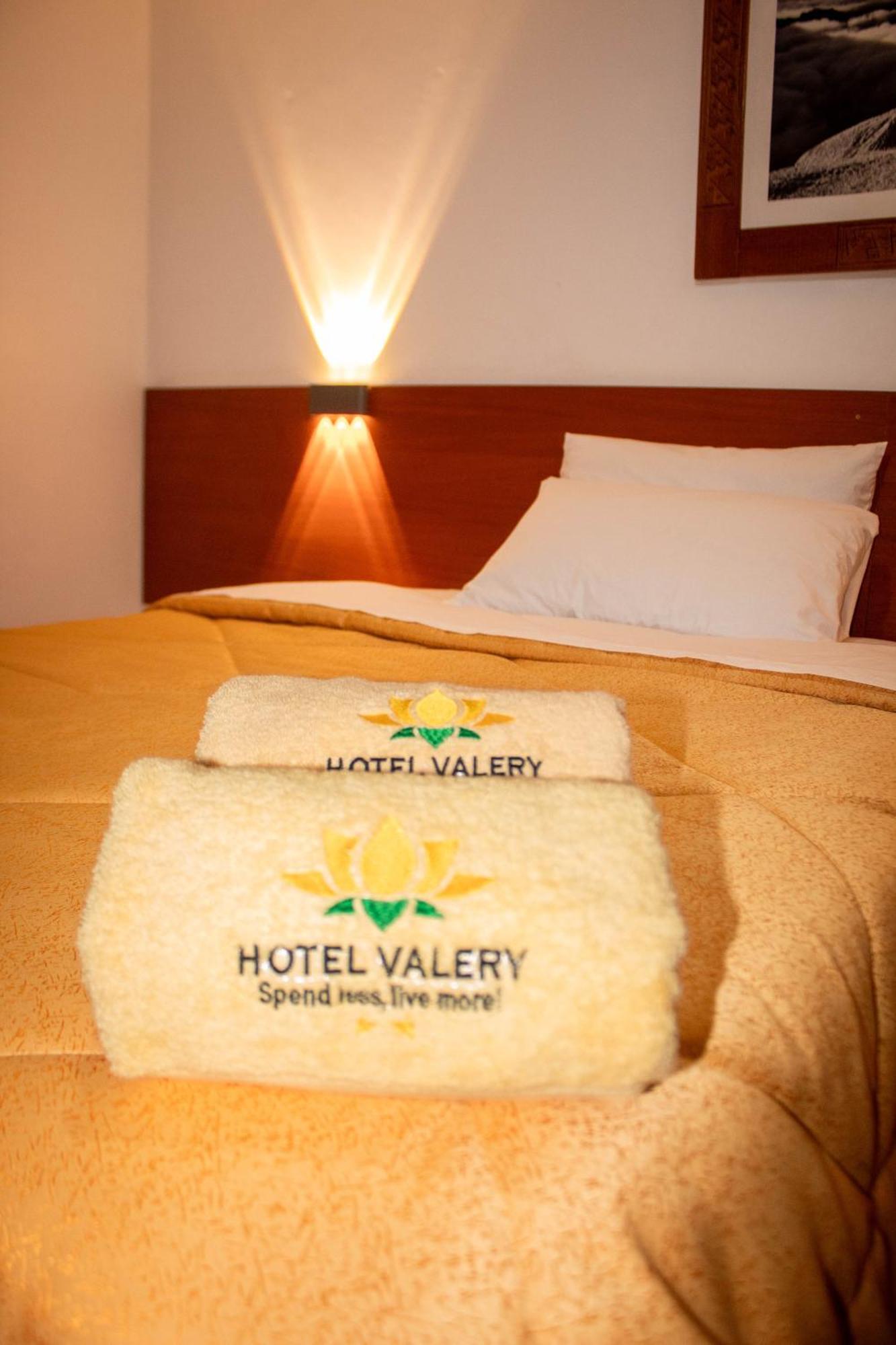 Hotel Valery 2 Estrellas ワラス エクステリア 写真